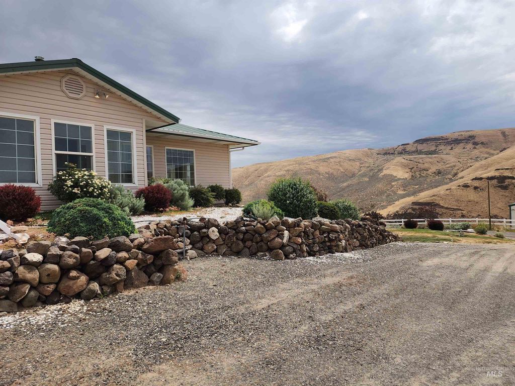Photo of 2871 Hwy 12, Clarkston, WA 99403 (MLS # 98990877)
