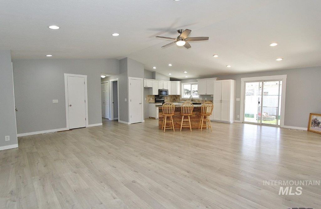 Photo of 2206 N Galway Dr, Meridian, ID 83646 (MLS # 98980760)