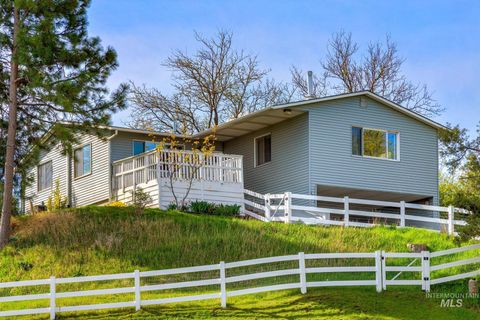 Photo of 6621 E Willow Ave, Nampa, ID 83687 (MLS # 98983020)