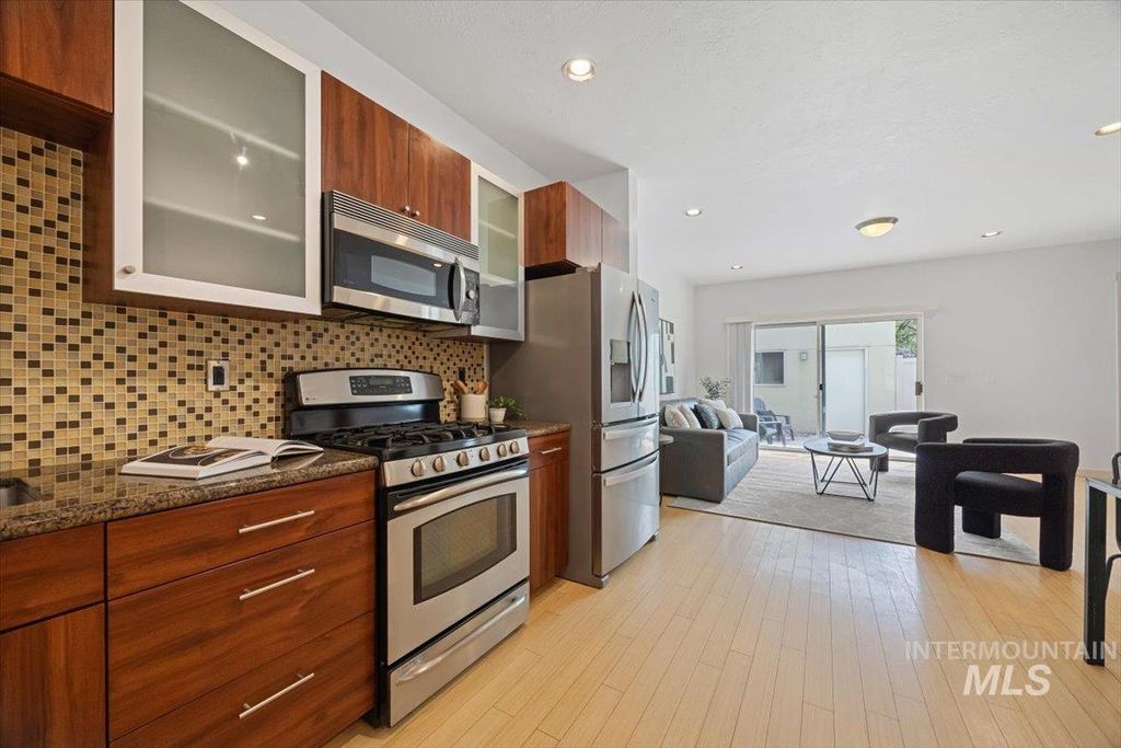 Photo of 925 W Iowa St, Boise, ID 83706 (MLS # 98981555)