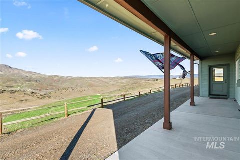Photo of 5225 Hidden Hollow Ln, Emmett, ID 83617 (MLS # 98979813)