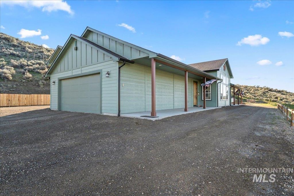 Photo of 5225 Hidden Hollow Ln, Emmett, ID 83617 (MLS # 98979813)
