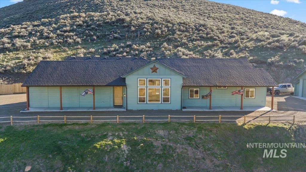 Photo of 5225 Hidden Hollow Ln, Emmett, ID 83617 (MLS # 98979813)