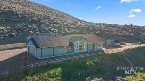 Photo of 5225 Hidden Hollow Ln, Emmett, ID 83617 (MLS # 98979813)