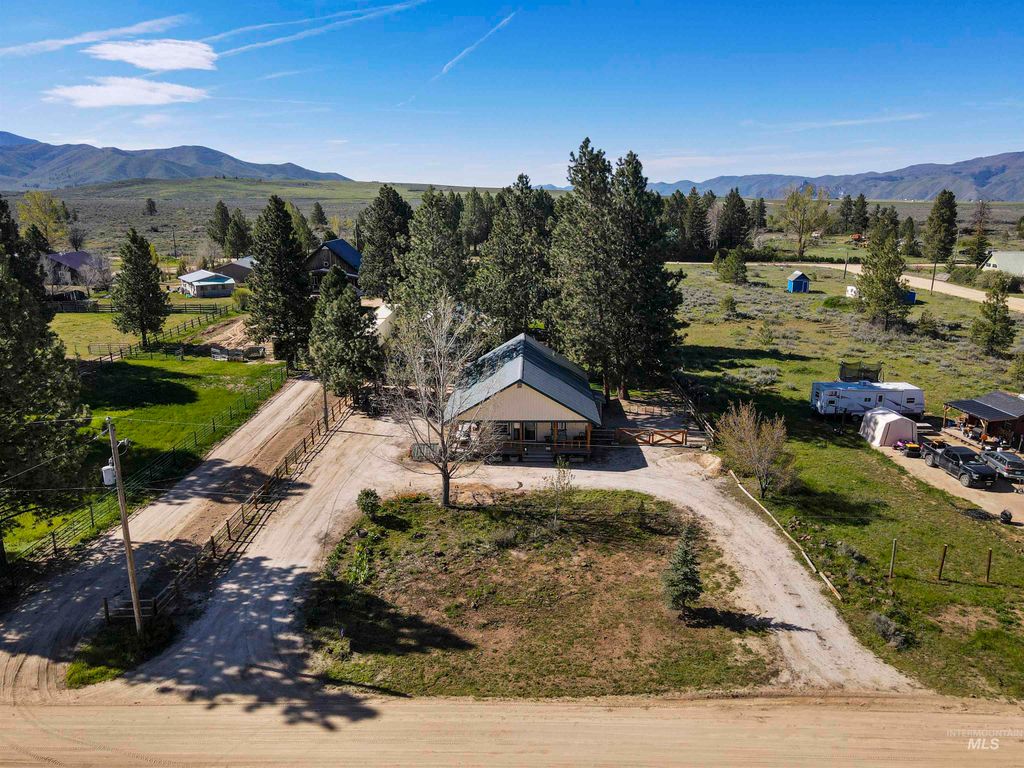 Photo of 55 E Mary DR, Prairie, ID 83647 (MLS # 98985824)