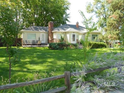 Photo of 1119 N Eagle Rd, Eagle, ID 83616 (MLS # 98975131)