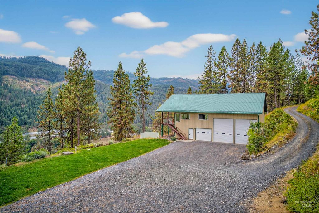 Photo of 283 Quail Dr, Ahsahka, ID 83520 (MLS # 98963401)