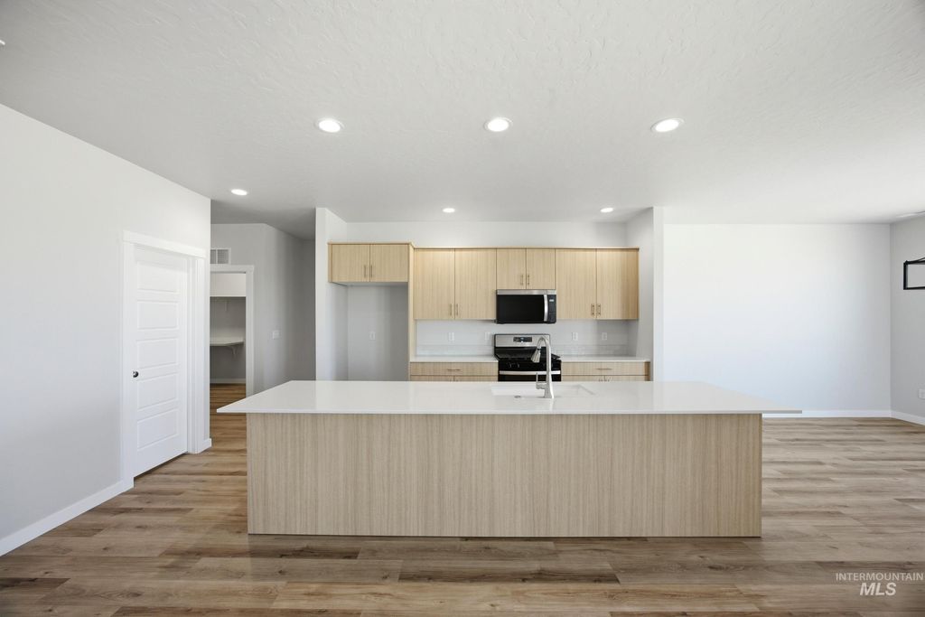 Photo of 5305 E Phelps Lake Dr, Nampa, ID 83687 (MLS # 98989869)