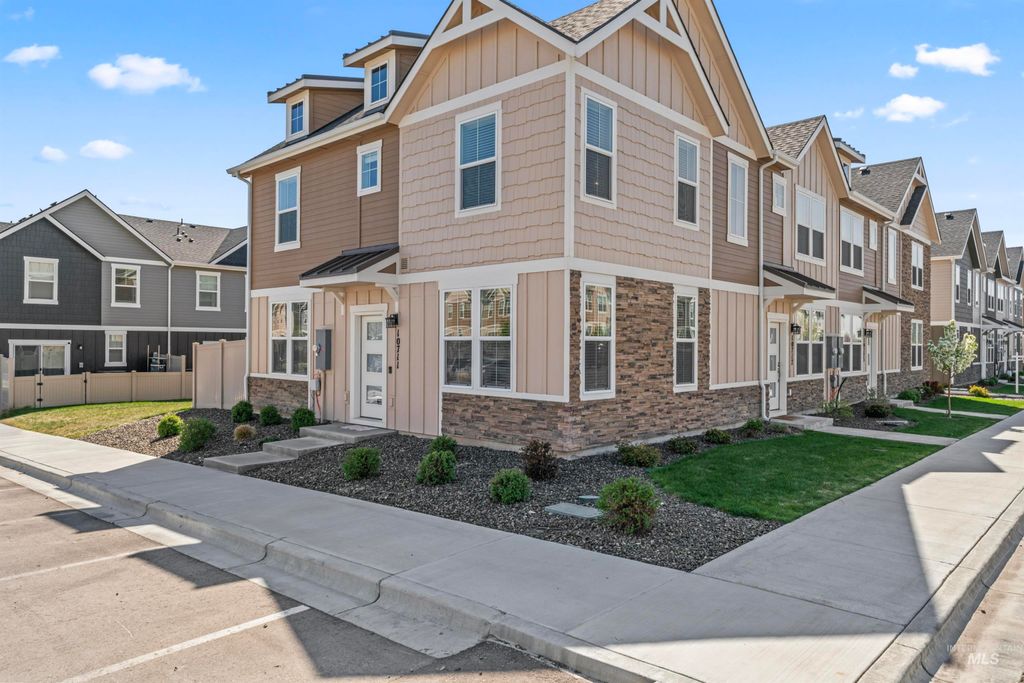 Photo of 10711 W W Brownstone Ln, Boise, ID 83709 (MLS # 98974184)