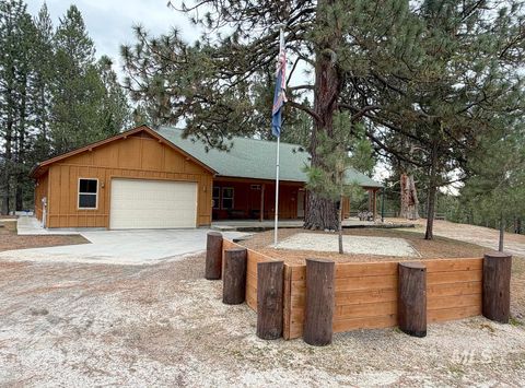 Photo of 7 Carey Way, Cascade, ID 83611 (MLS # 98980085)