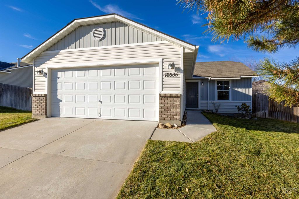 Photo of 16535 Chino Ave, Caldwell, ID 83607 (MLS # 98969019)