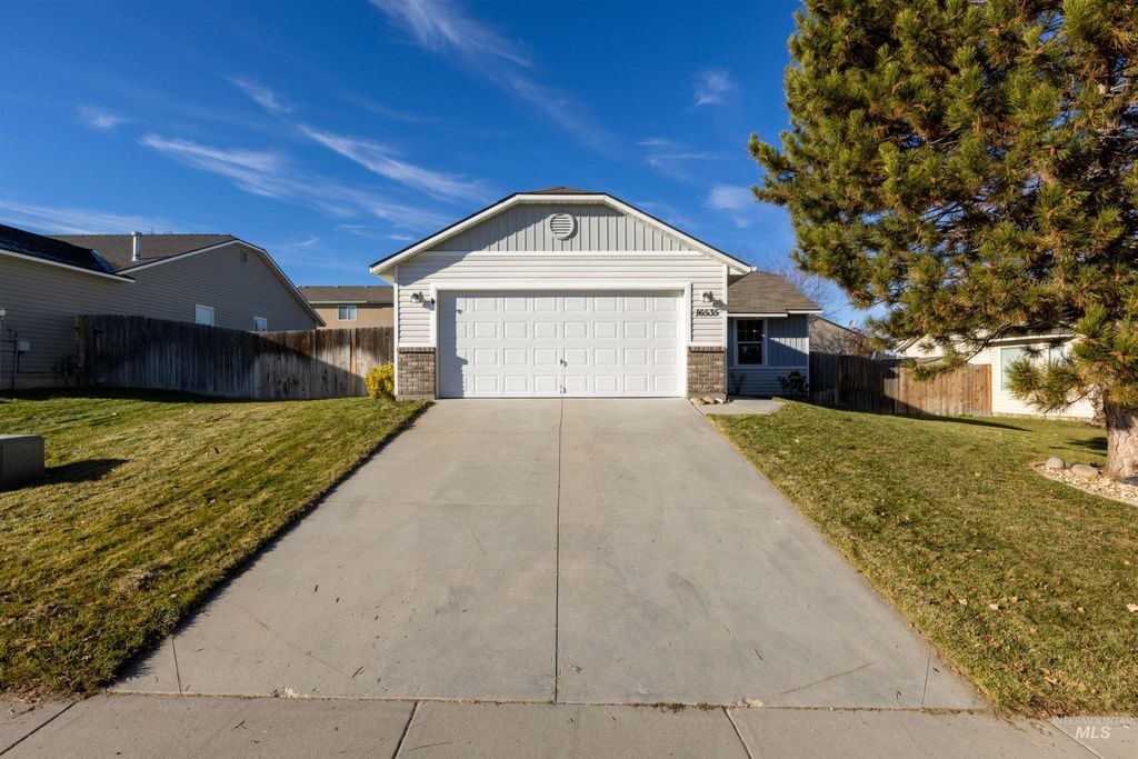 Photo of 16535 Chino Ave, Caldwell, ID 83607 (MLS # 98969019)