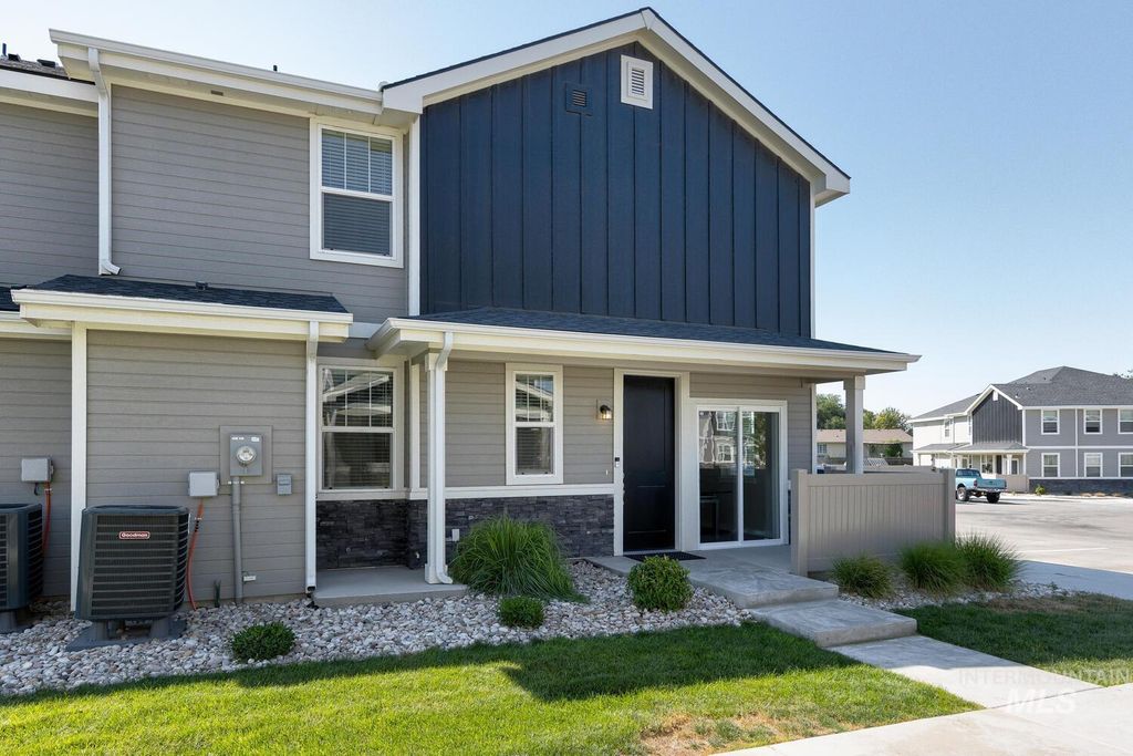 Photo of 2316 E Spice Loop #1, Nampa, ID 83651 (MLS # 98984591)