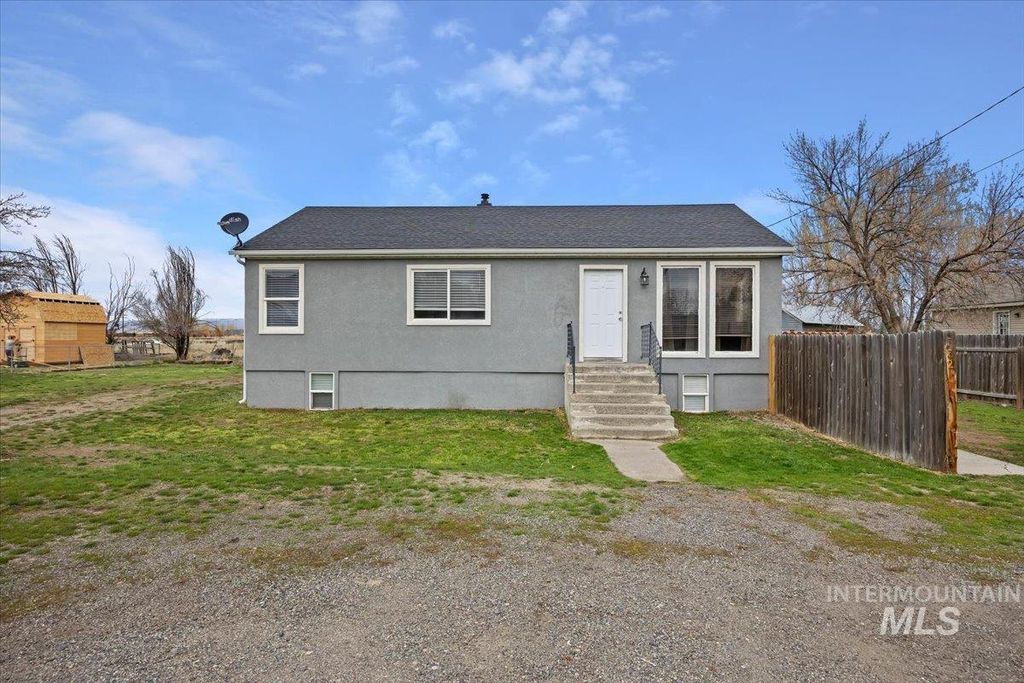 Photo of 532 W 2nd Ave, Gooding, ID 83330 (MLS # 98972331)