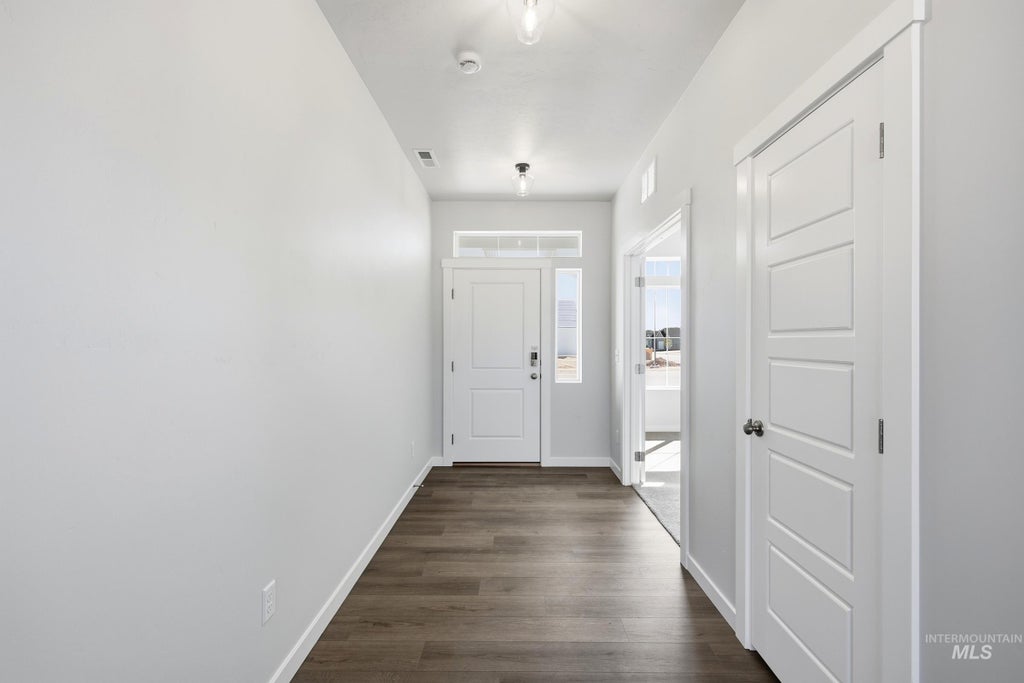 Photo of 5501 S Edgecomb Way, Nampa, ID 83686 (MLS # 98997656)