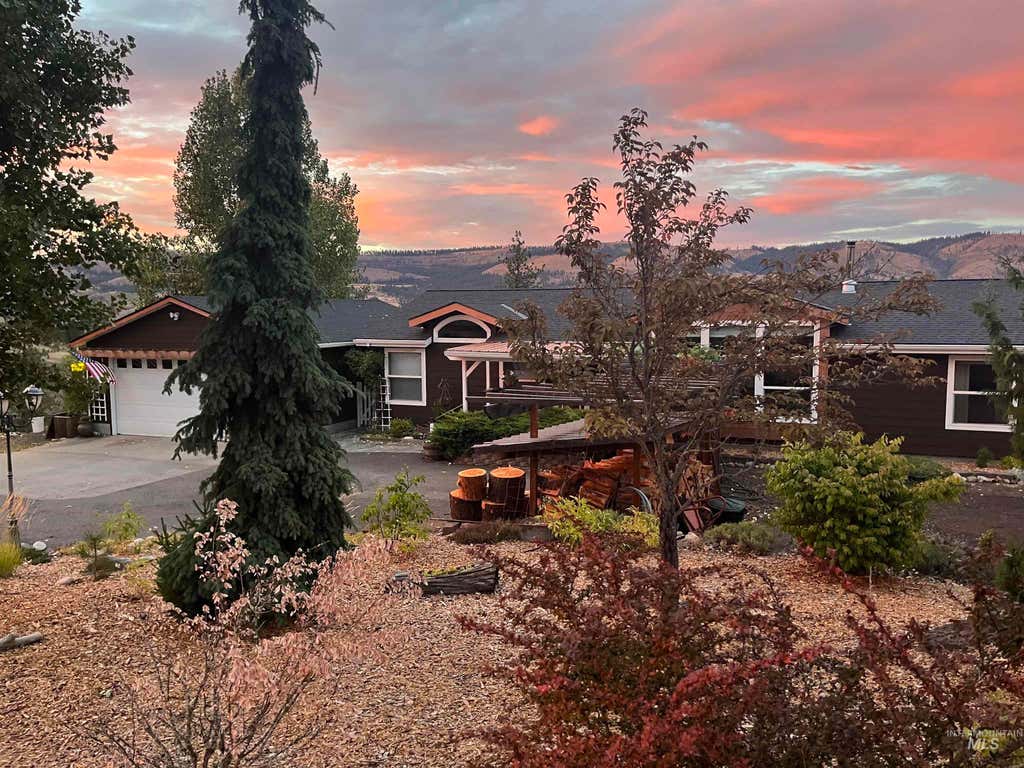 Photo of 831 Crest Drive, Kamiah, ID 83536 (MLS # 98973473)