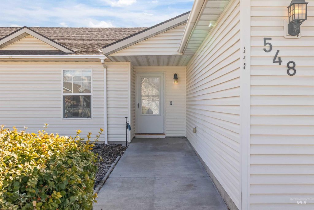 Photo of 548 Clover Avenue, Twin Falls, ID 83301 (MLS # 98975161)