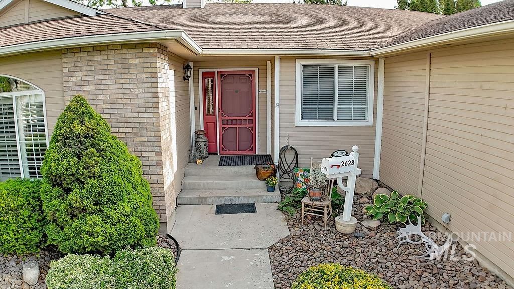 Photo of 2628 Elizabeth Blvd, Twin Falls, ID 83301 (MLS # 98986906)