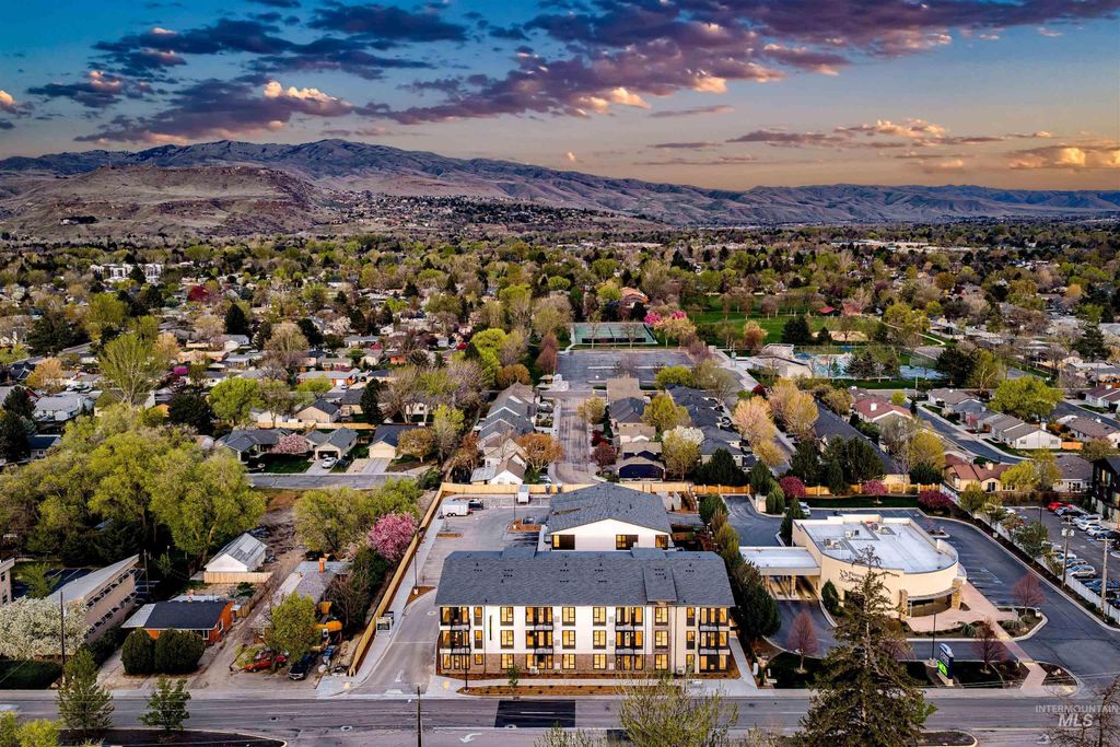 Photo of 2312 S Broadway Ave #a102 Ave, Boise, ID 83706 (MLS # 98981135)