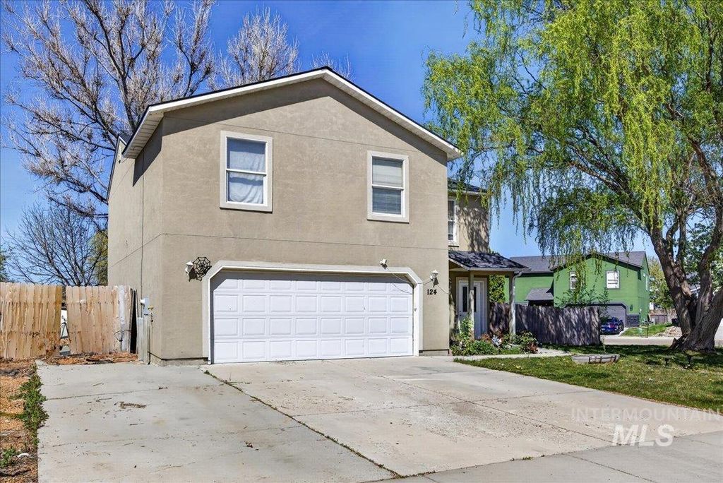 Photo of 124 Parkmont Way, Caldwell, ID 83605 (MLS # 98981782)