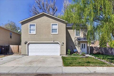 Photo of 124 Parkmont Way, Caldwell, ID 83605 (MLS # 98981782)