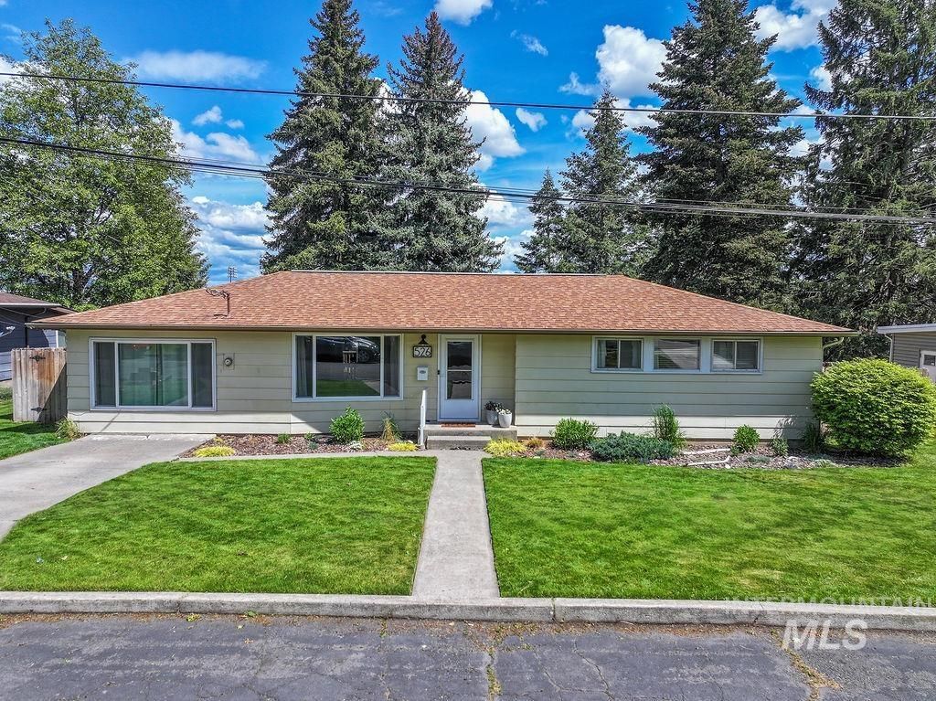 Photo of 526 N Grant Street, Moscow, ID 83843 (MLS # 98987036)