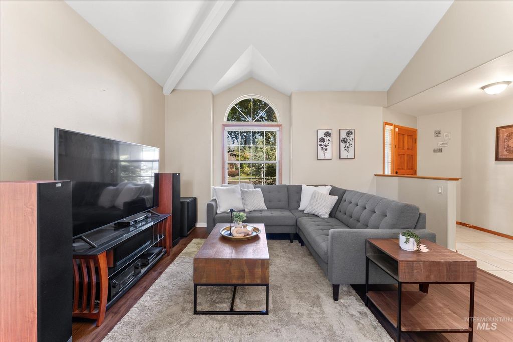 Photo of 5811 W Sterling Ln, Ln, Boise, ID 83703 (MLS # 98977865)