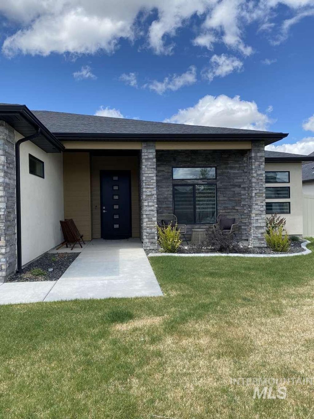 Photo of 2079 Red Rock Way, Twin Falls, ID 83301 (MLS # 98932172)