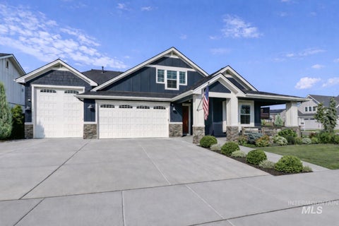 Photo of 6119 N Farleigh Ave, Meridian, ID 83646 (MLS # 98997488)