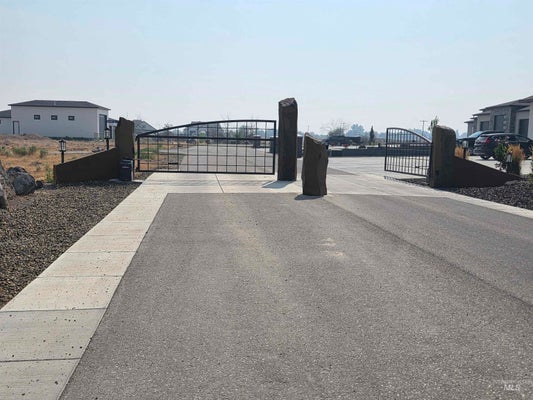 9TH AVE N, TWIN FALLS, ID 83301 - Image b7db28b6a64f8a3f5eee92fca4fd6bfb/2578613881