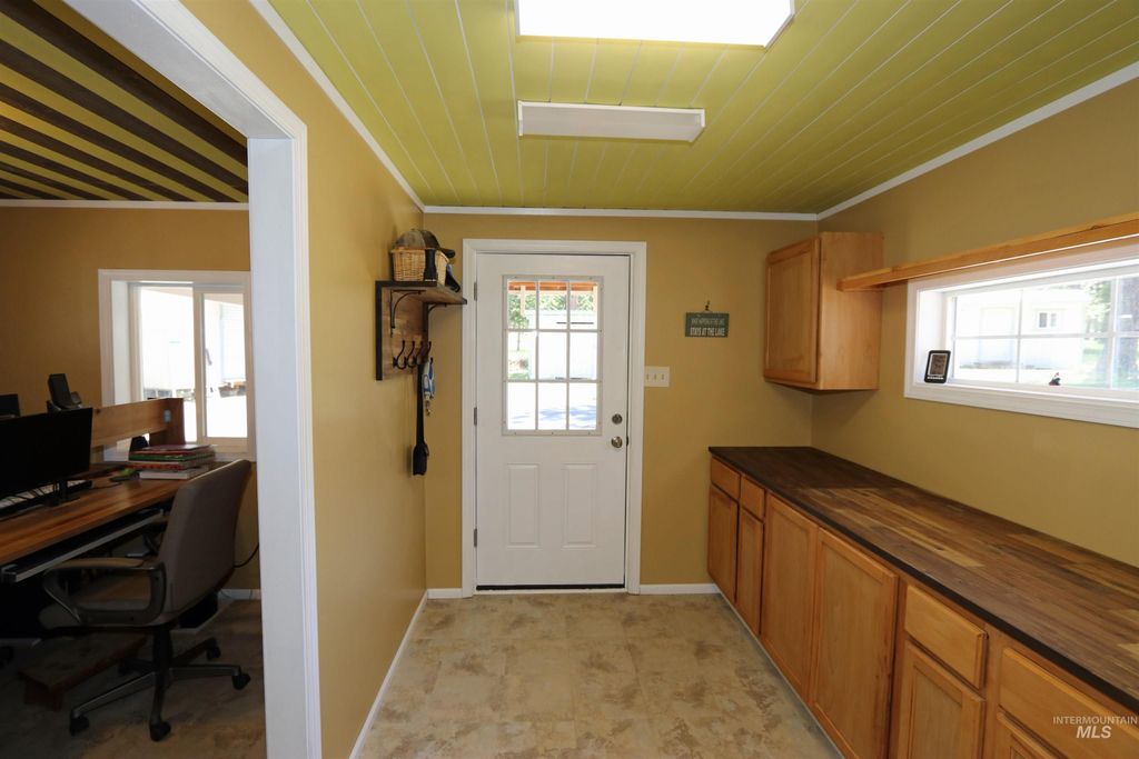 Photo of 43529 Yellow Pine Ave, Winchester, ID 83555 (MLS # 98950900)