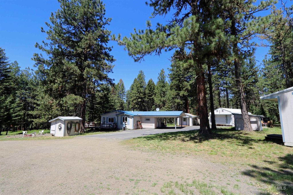 Photo of 43529 Yellow Pine Ave, Winchester, ID 83555 (MLS # 98950900)