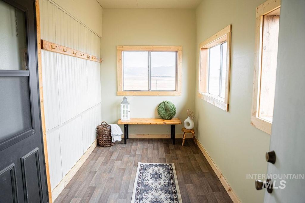 Photo of 107 Skidoo Place, Cascade, ID 83611 (MLS # 98978796)