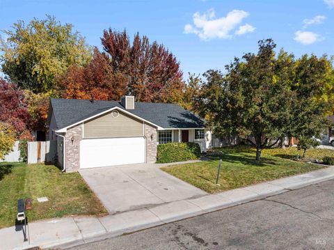 Photo of 9734 W Cascade St, Boise, ID 83704 (MLS # 98966148)