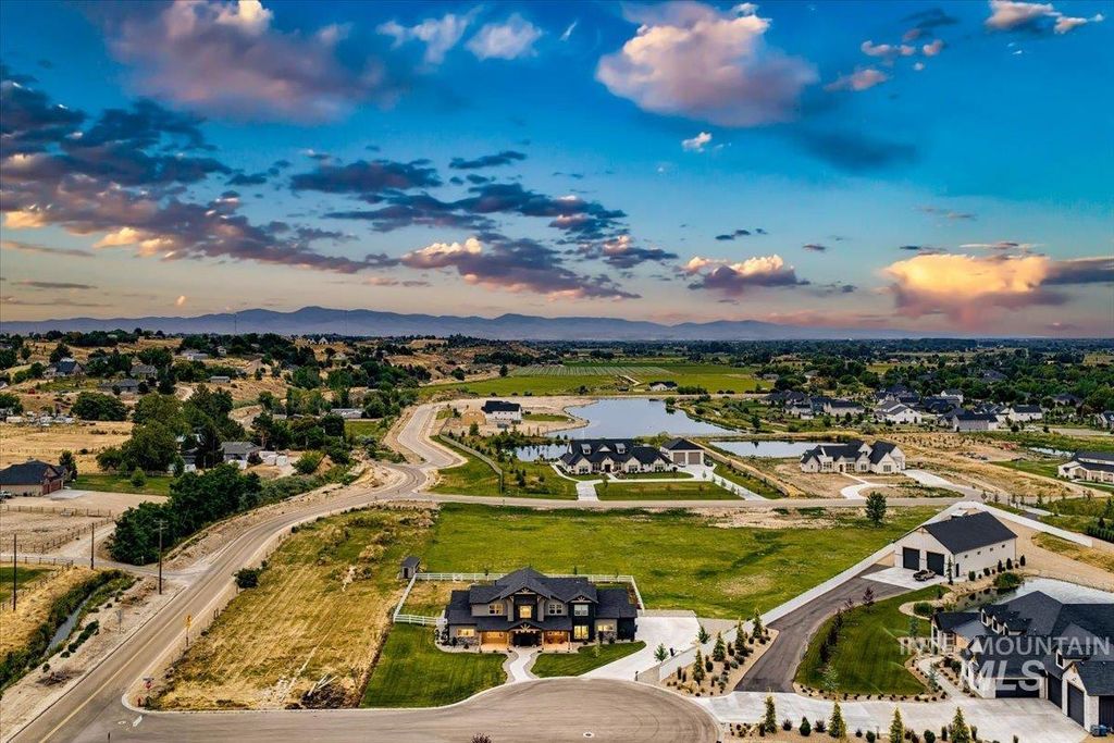 Photo of 738 Blue Meadows Ct, Middleton, ID 83644 (MLS # 98986926)