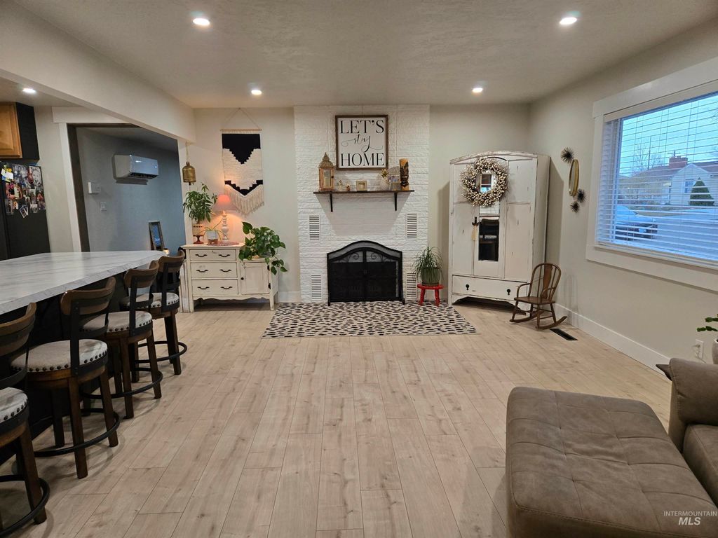 Photo of 813 Reece Ave, Nyssa, OR 97913 (MLS # 98975775)