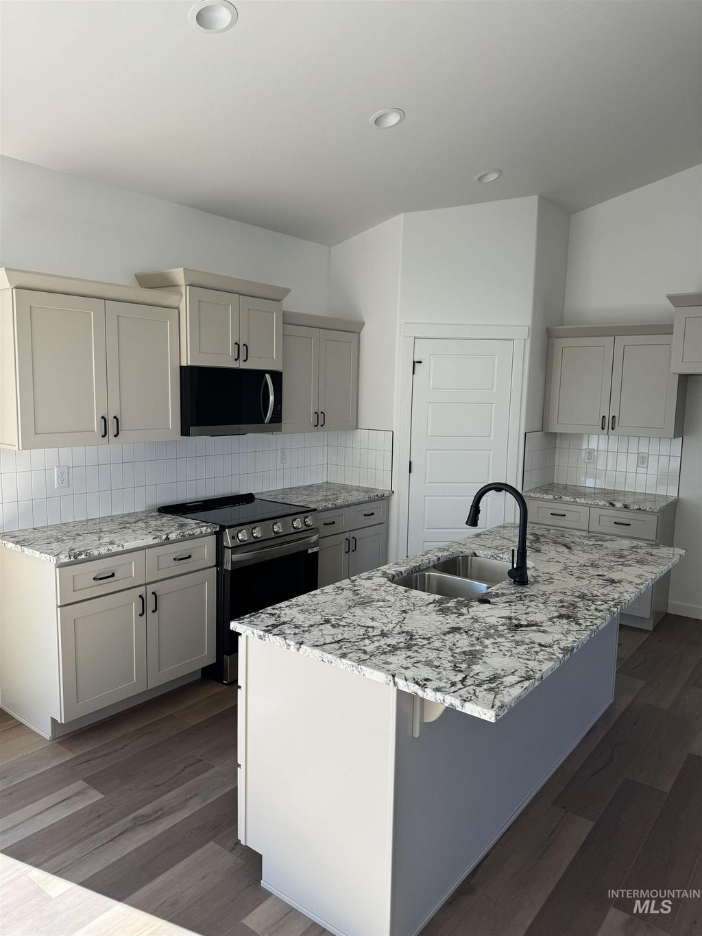 Photo of 1295 Starlight Loop, Twin Falls, ID 83301 (MLS # 98963351)