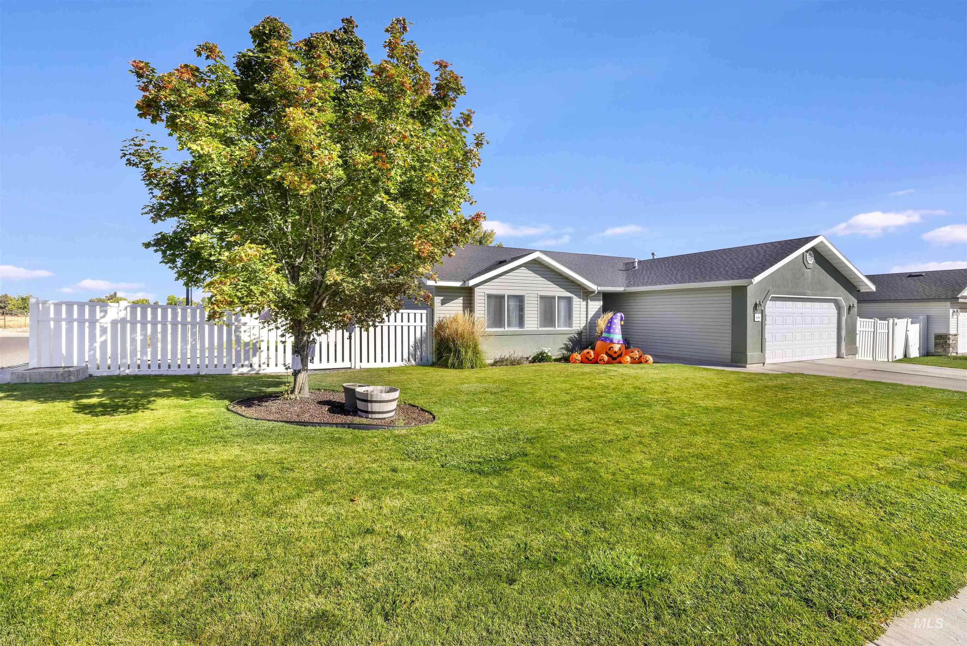 490 Silver Pheasant Ave