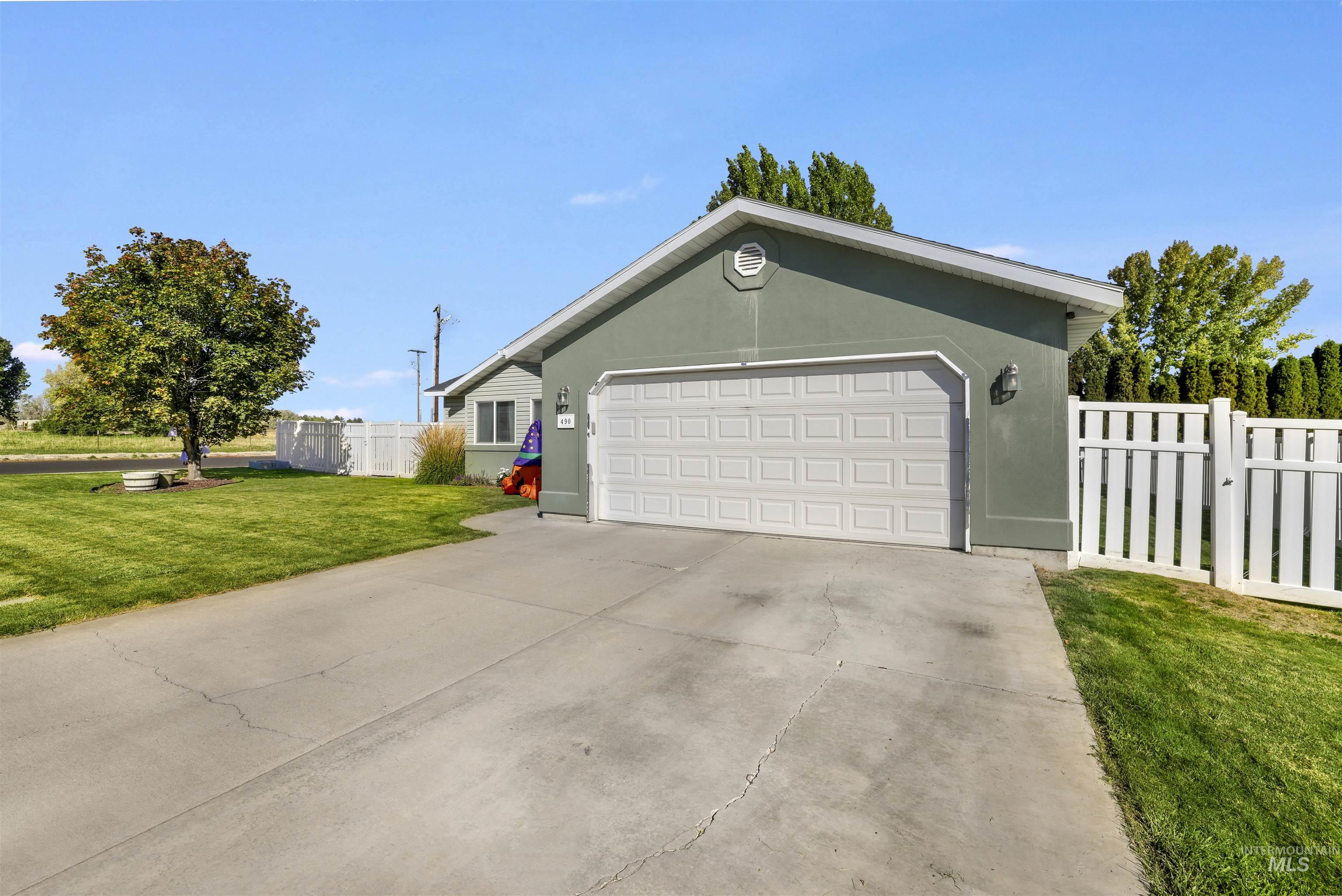 490 Silver Pheasant Ave