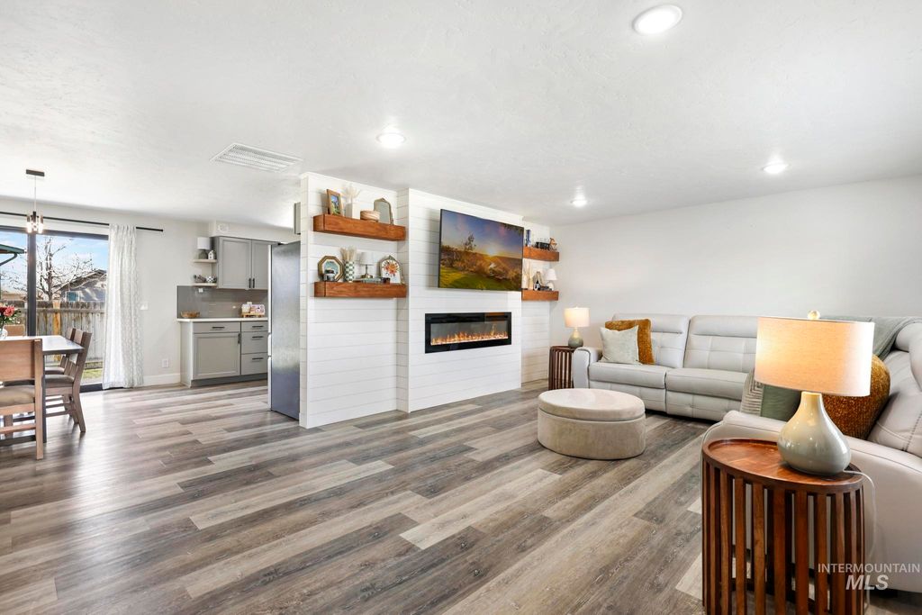 Photo of 1149 Blake Street N St, Twin Falls, ID 83301 (MLS # 98978246)