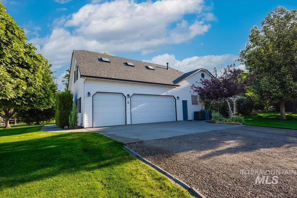 Photo of 920 N Ashford LN, Nampa, ID 83687 (MLS # 98998149)