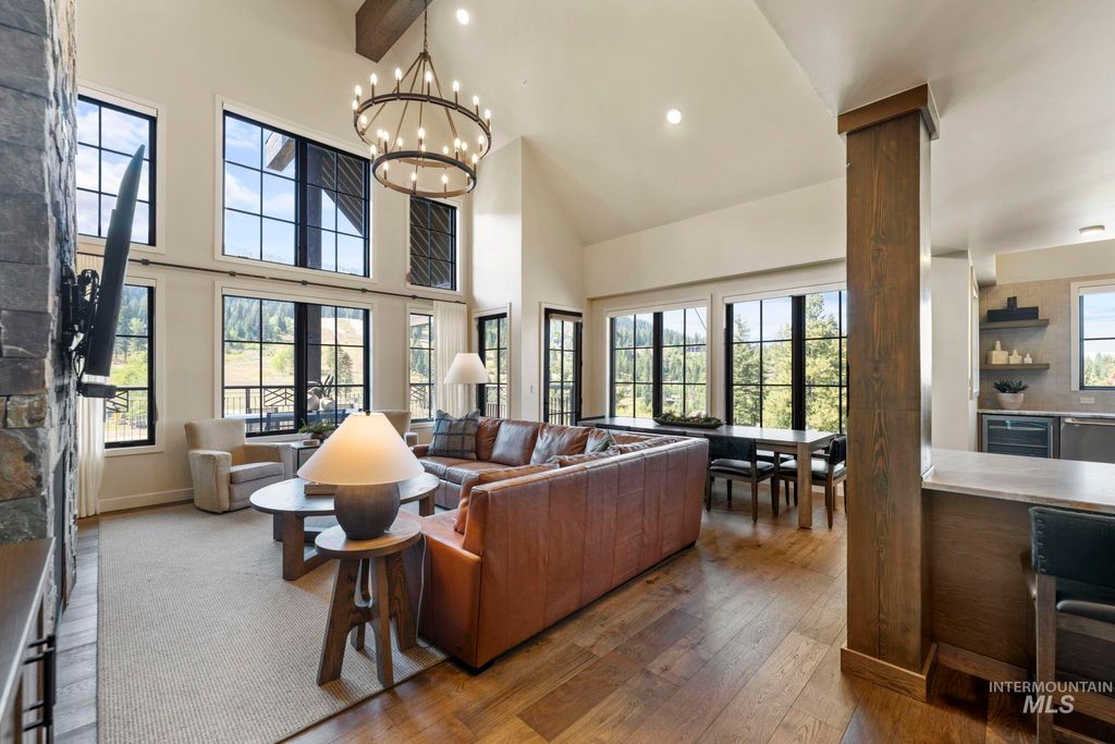 Photo of 700 Village Dr #403, Donnelly, ID 83615 (MLS # 98959606)