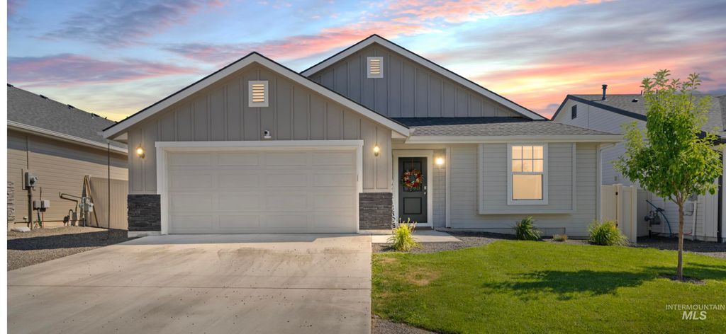 Photo of 12443 Varga St, Caldwell, ID 83607 (MLS # 98963663)