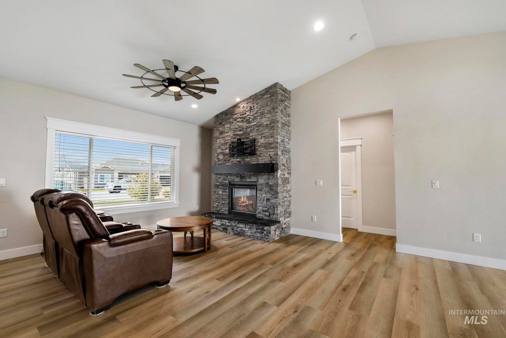 Photo of 1367 Shelbi St, Twin Falls, ID 83301 (MLS # 98984487)