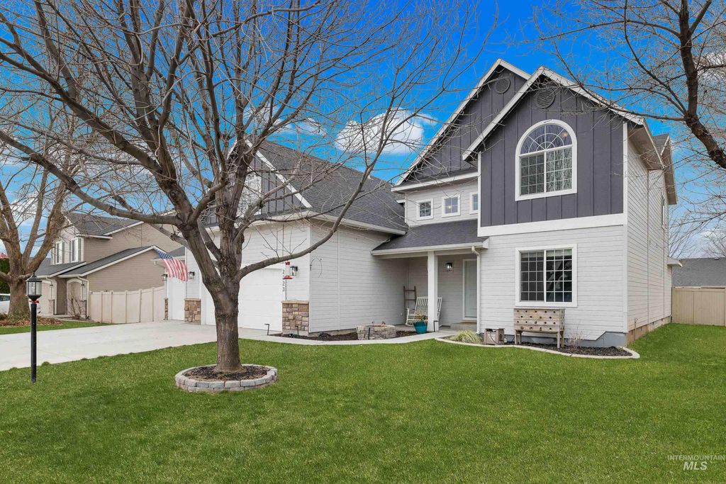 Photo of 2223 N Maroon Ave, Kuna, ID 83634 (MLS # 98978082)
