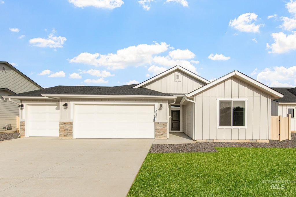 Photo of 6632 W Plateau Creek Dr, Meridian, ID 83646 (MLS # 98984745)