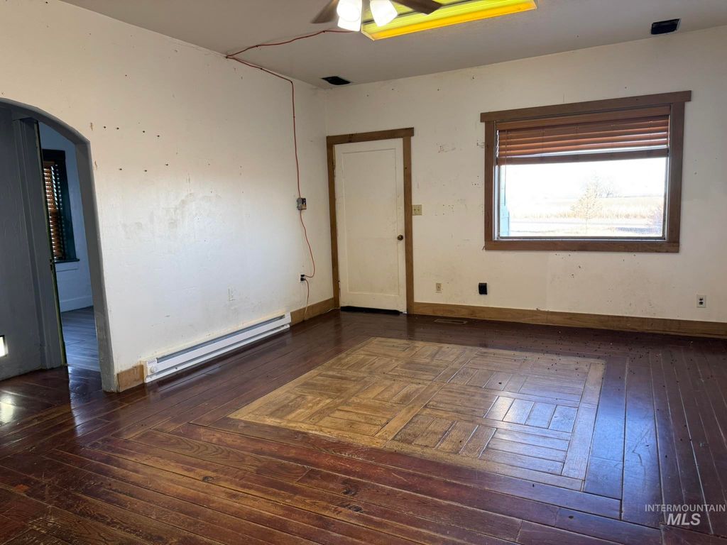 Photo of 1347 N 1250 E, Richfield, ID 83349 (MLS # 98967800)