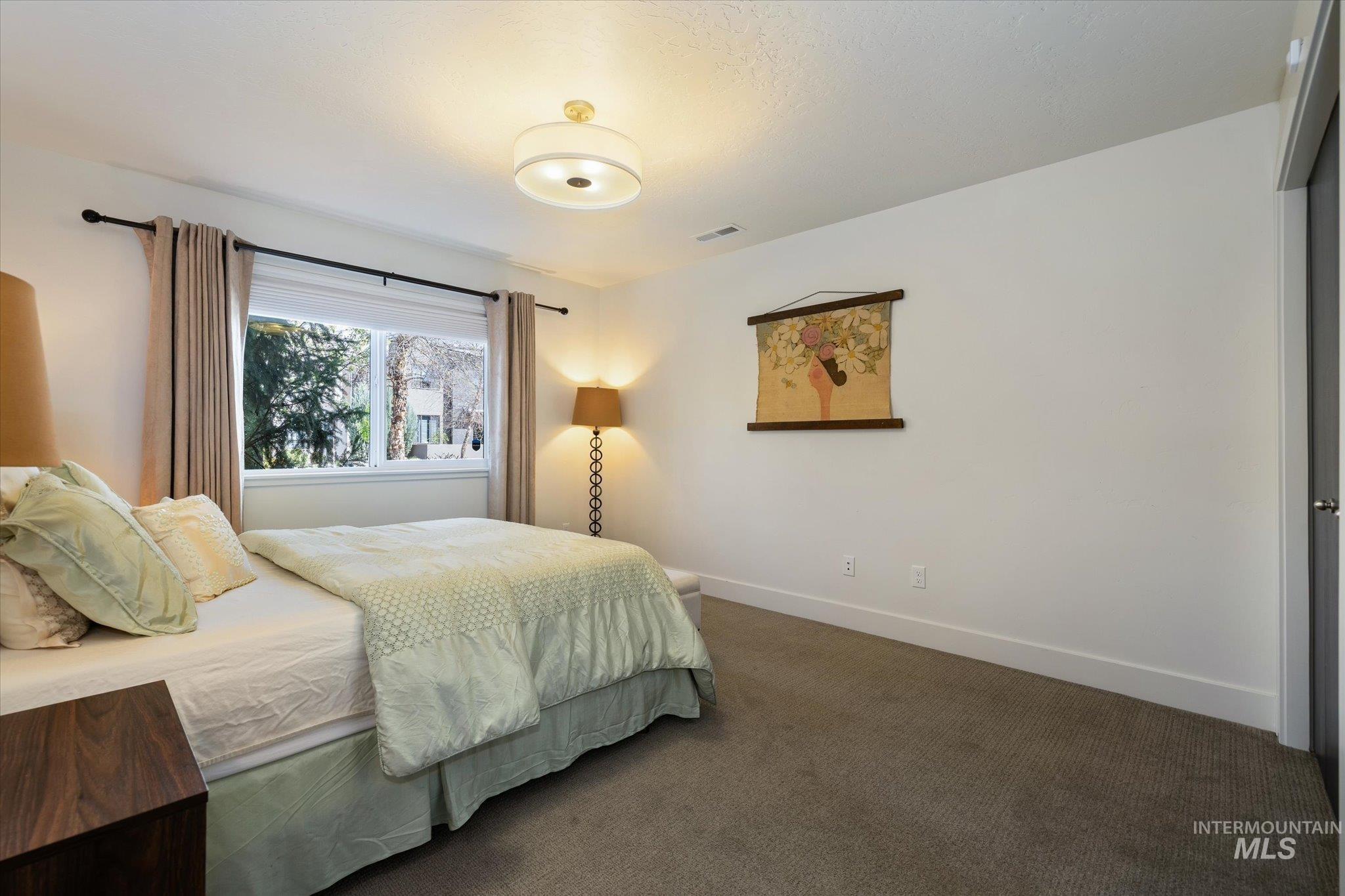 3693 E Parkcenter Blvd