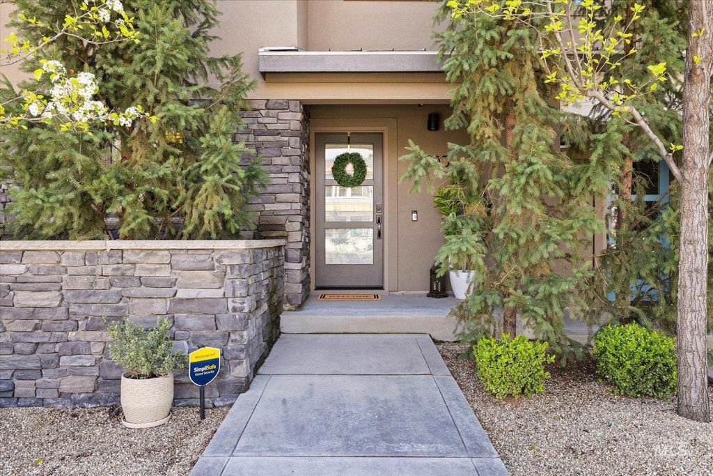 Photo of 3693 E Parkcenter Blvd, Boise, ID 83716 (MLS # 98981159)