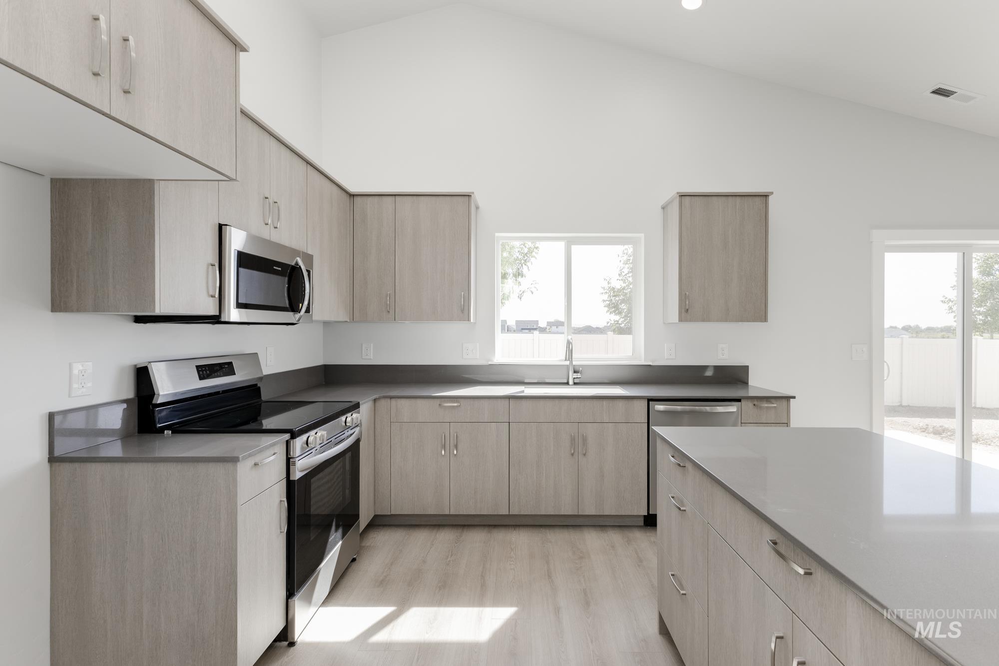 8334 E Cool River Lp